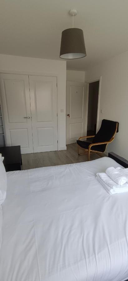 Vishisamarth H8: With Free Parking & Snacks * Manchester