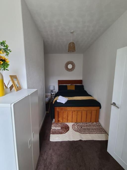 Modern Cosy 2 Bed 2 Baths Holiday home Manchester