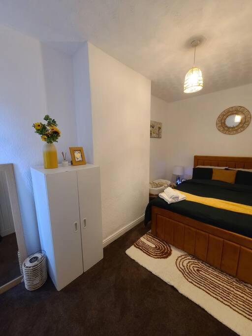 Holiday home Modern Cosy 2 Bed 2 Baths *