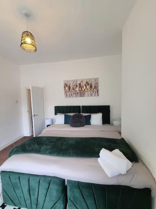 Modern Cosy 2 Bed 2 Baths *