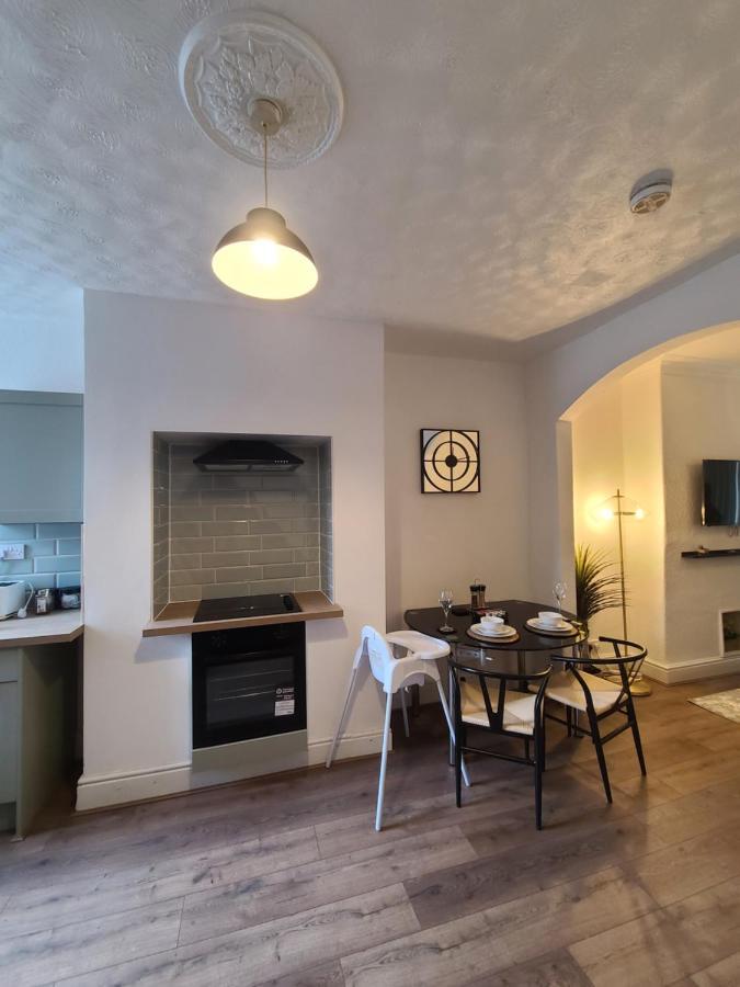 Modern Cosy 2 Bed 2 Baths Manchester