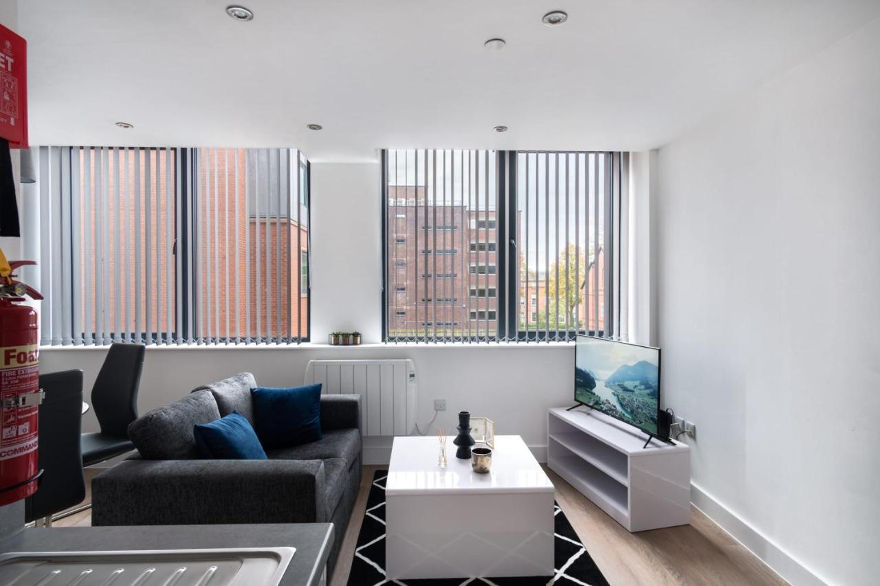 Zeni, Alexandra Rise Smart Apartment *