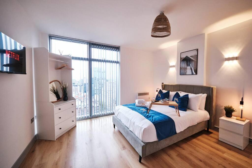 Pluxa Nordic Sky - Spacious Gem 2bed 2bath, & Free Parking Manchester
