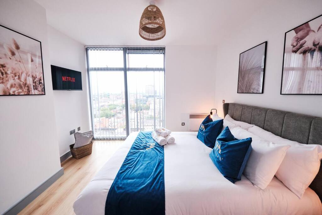 Apartment Pluxa Nordic Sky - Spacious Gem 2bed 2bath, & Free Parking *