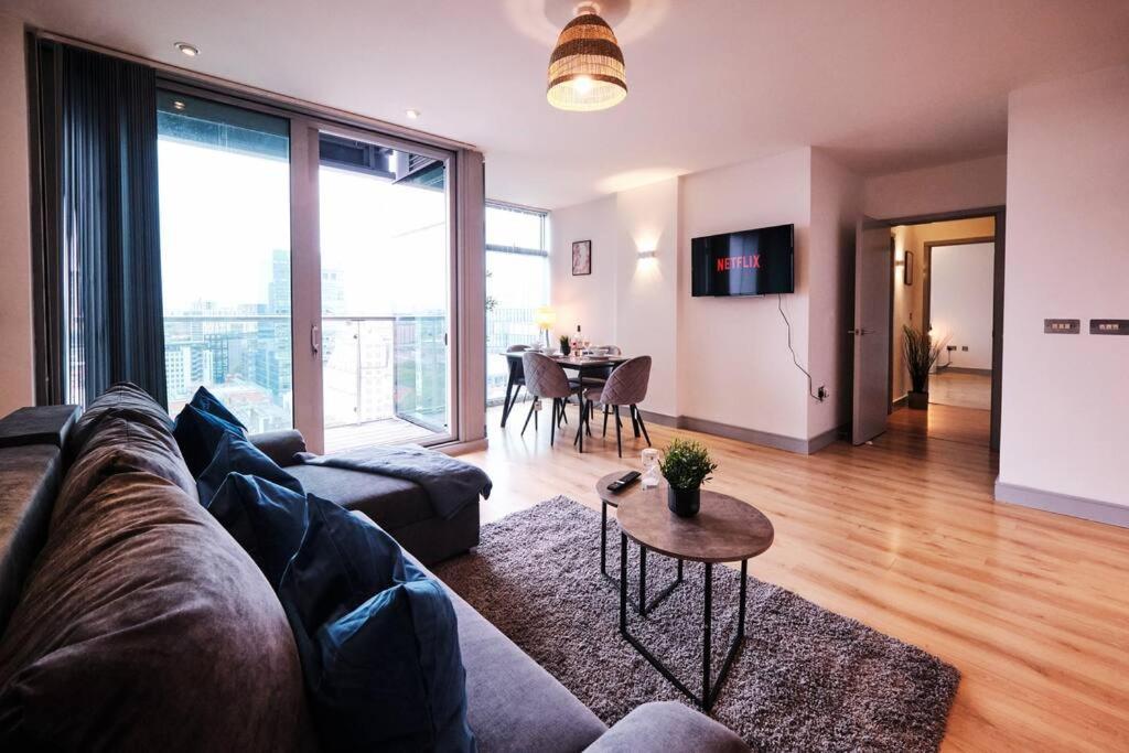 Pluxa Nordic Sky - Spacious Gem 2bed 2bath, & Free Parking