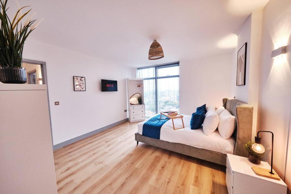 Pluxa Nordic Sky - Spacious Gem 2bed 2bath, & Free Parking *