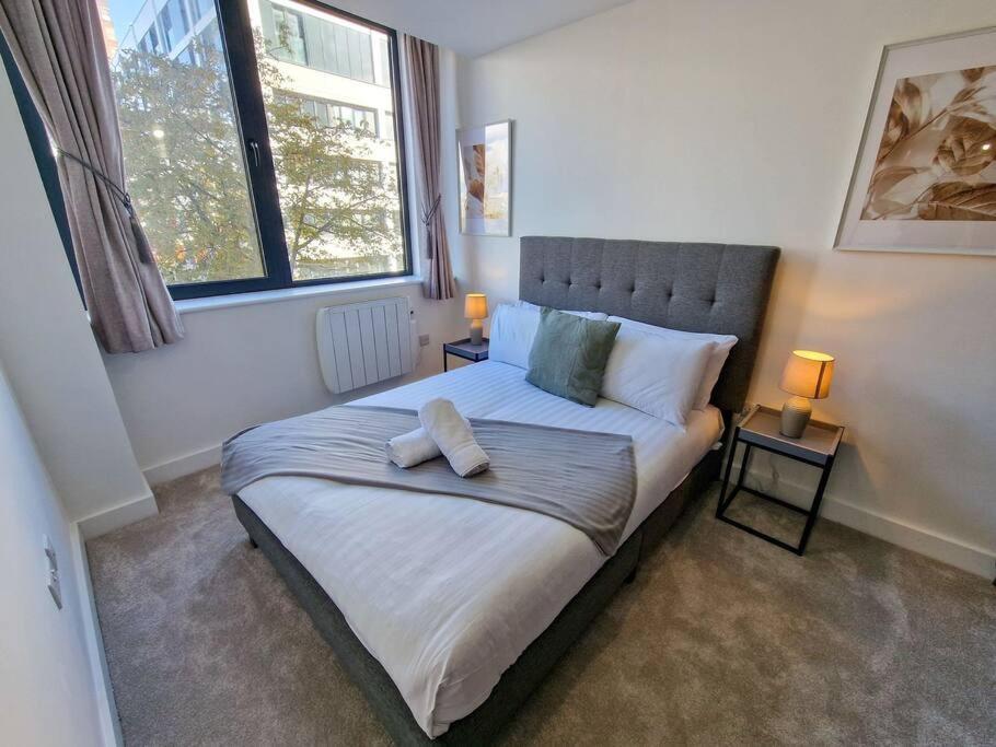 Apartment Free Parking: Old Trafford *