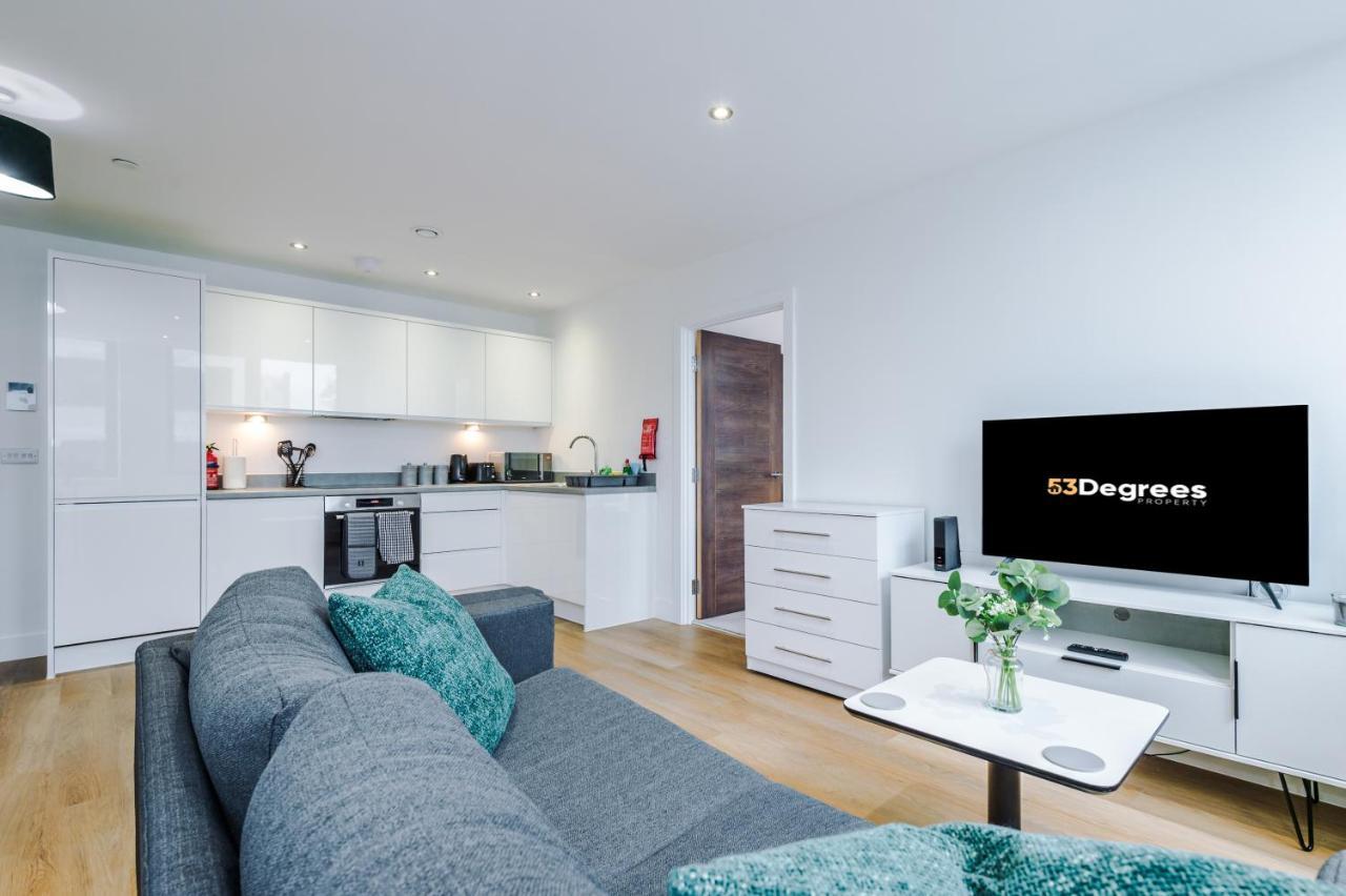 Stylish Haven: 2-bed