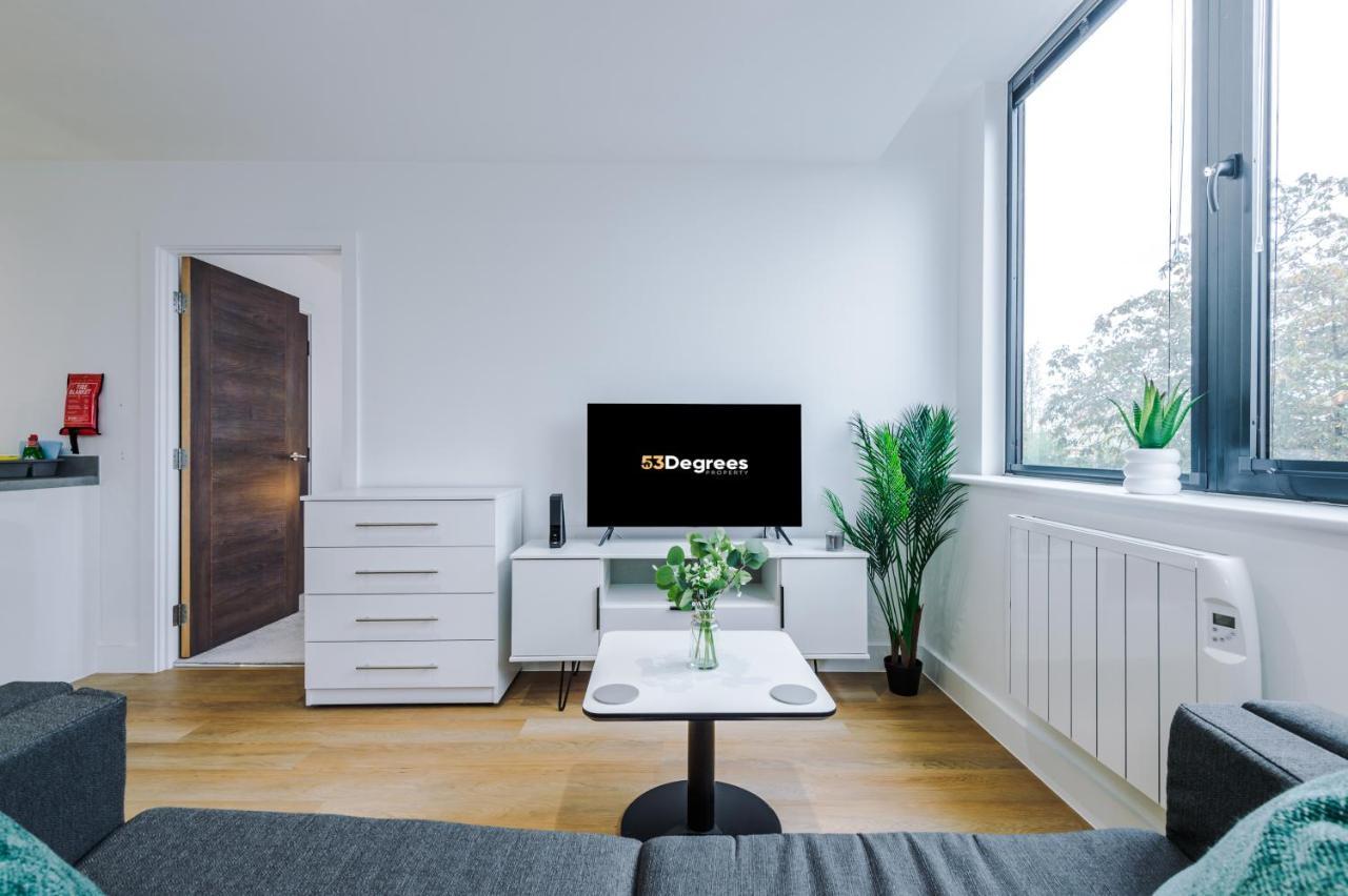 Stylish Haven: 2-bed Apartment