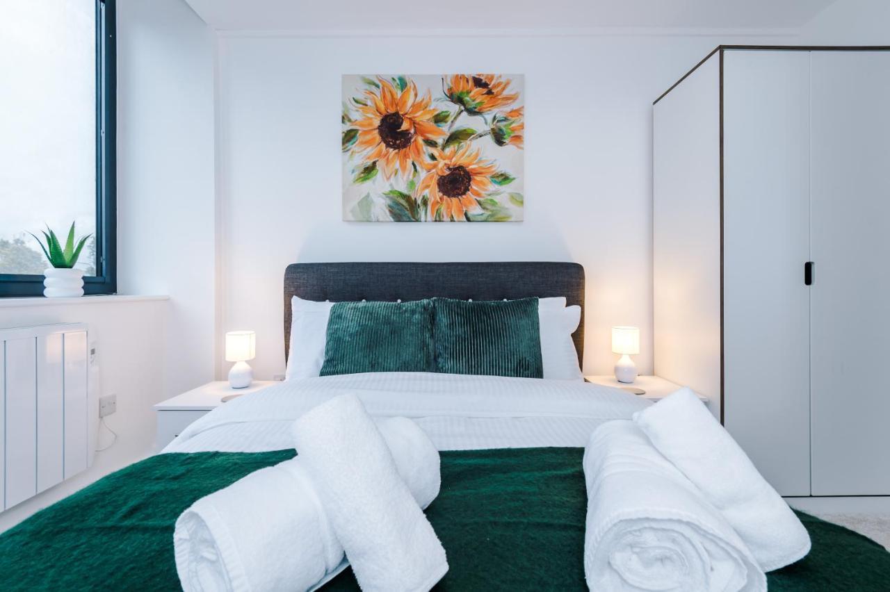 Stylish Haven: 2-bed Apartment