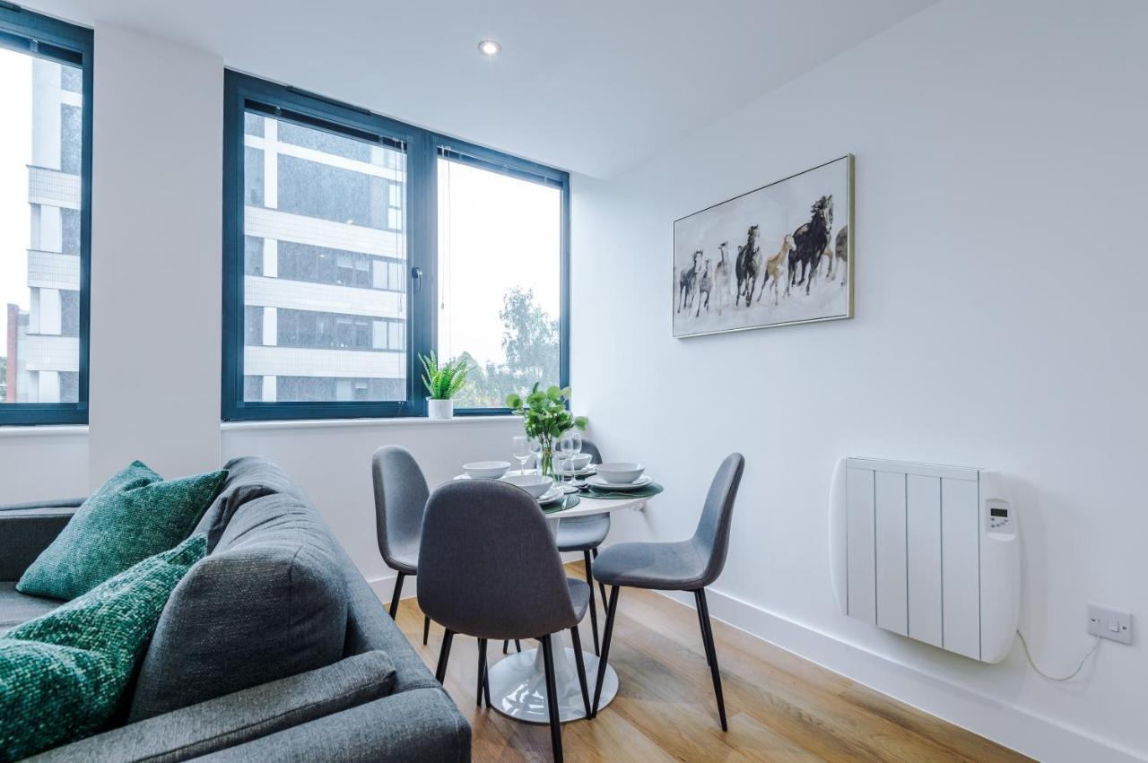 Stylish Haven: 2-bed Apartment