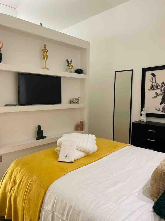 Miloe Homes ~ Old Trafford Apartment *