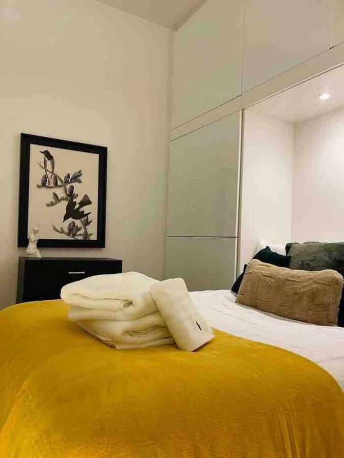 Miloe Homes ~ Old Trafford Apartment *