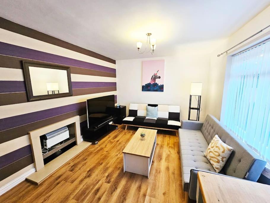 Moston, Apartment Manchester