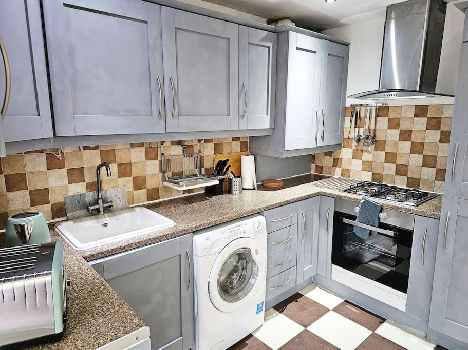 Moston, Apartment *