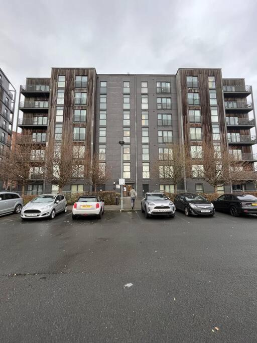 Etihad Fc 2br With Water View Apartment Manchester