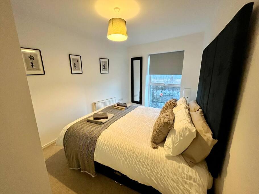 Apartment Etihad Fc 2br With Water View Manchester