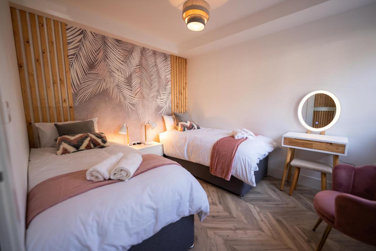 Exquisite 6 Bedroom Luxury Holiday home *