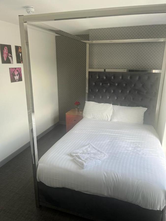 Hotel Rooms 4*