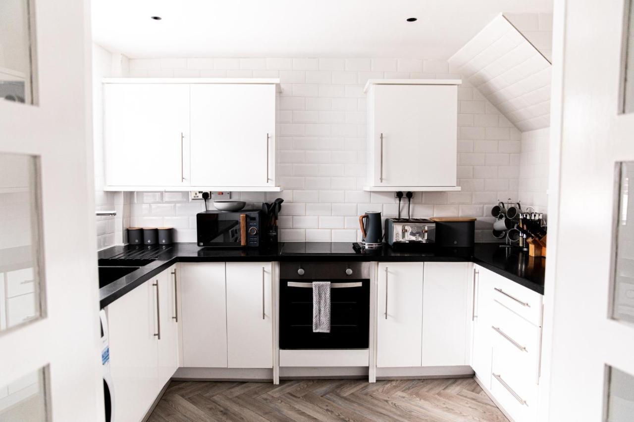 Inviting 3-bed House In Manchester