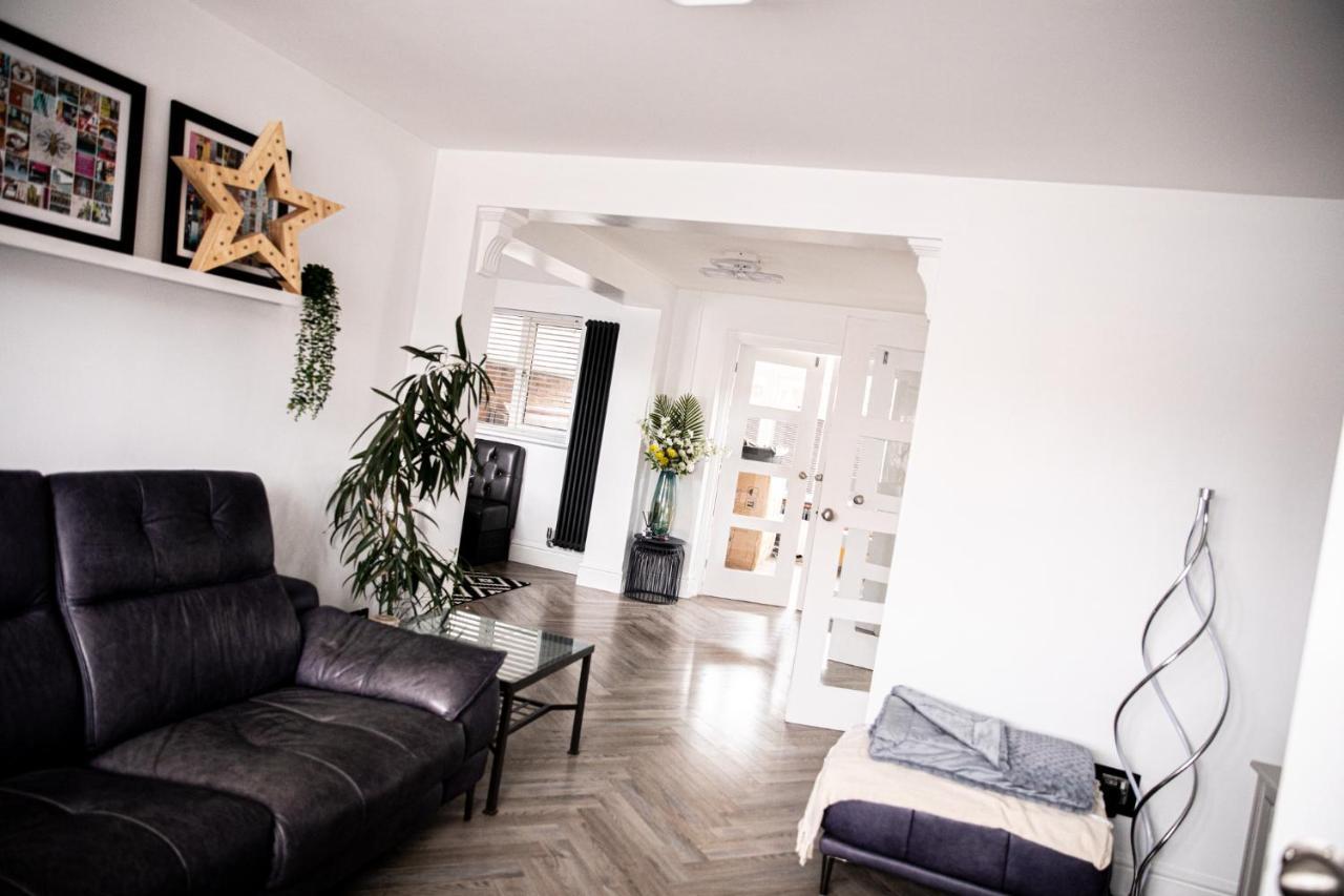 Inviting 3-bed House In *