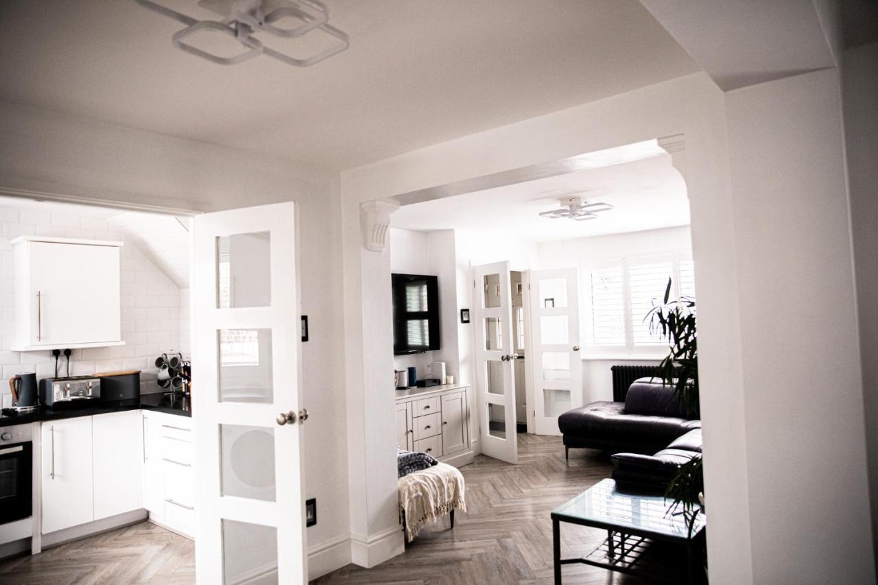 Inviting 3-bed House In Manchester