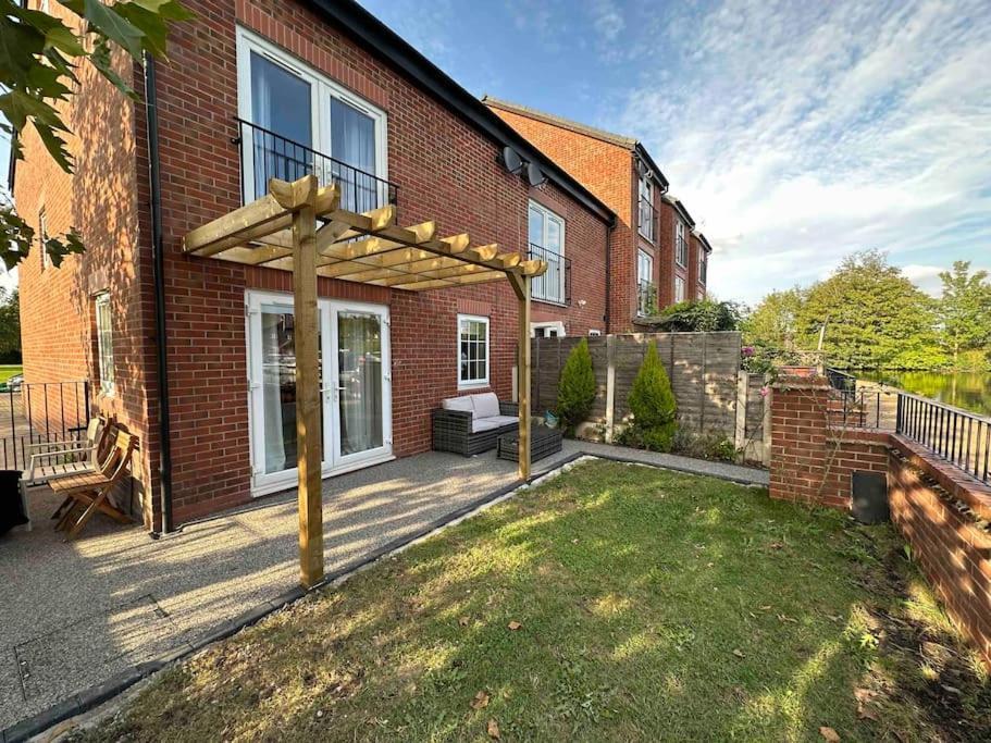 Waterside Mufc & Trafford Centre Townhouse 4 Bedroom Free Parking Apartment *