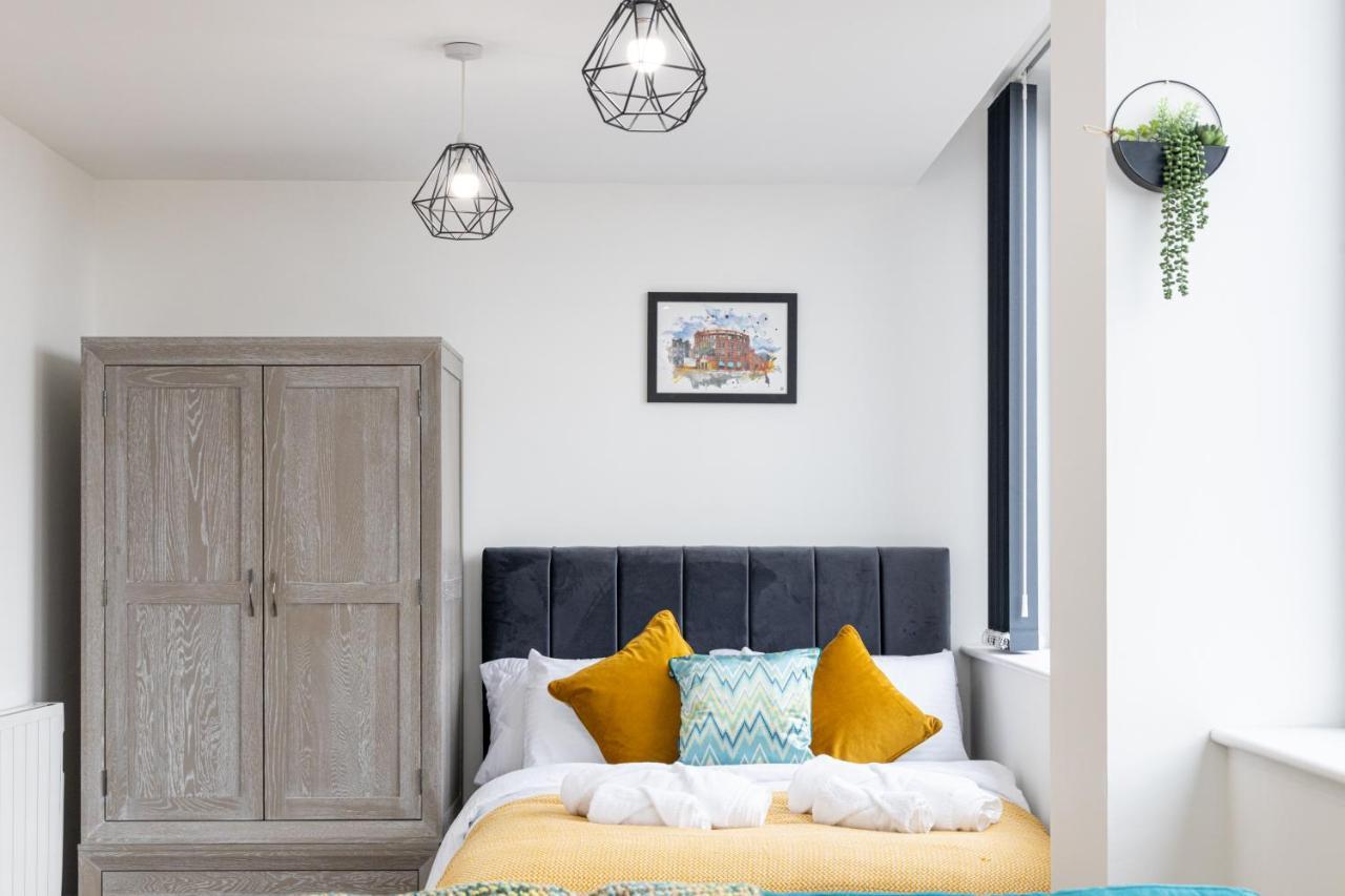 Bright Stylish In Old Trafford Apartment *