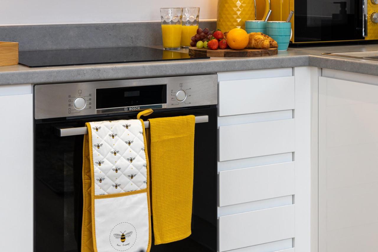 Bright Stylish In Old Trafford Apartment