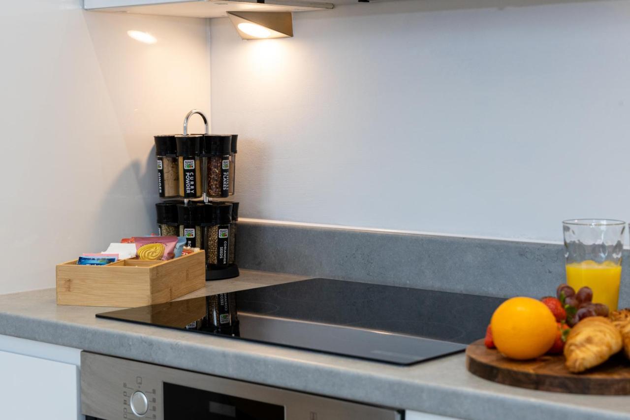 Bright Stylish In Old Trafford Apartment Manchester