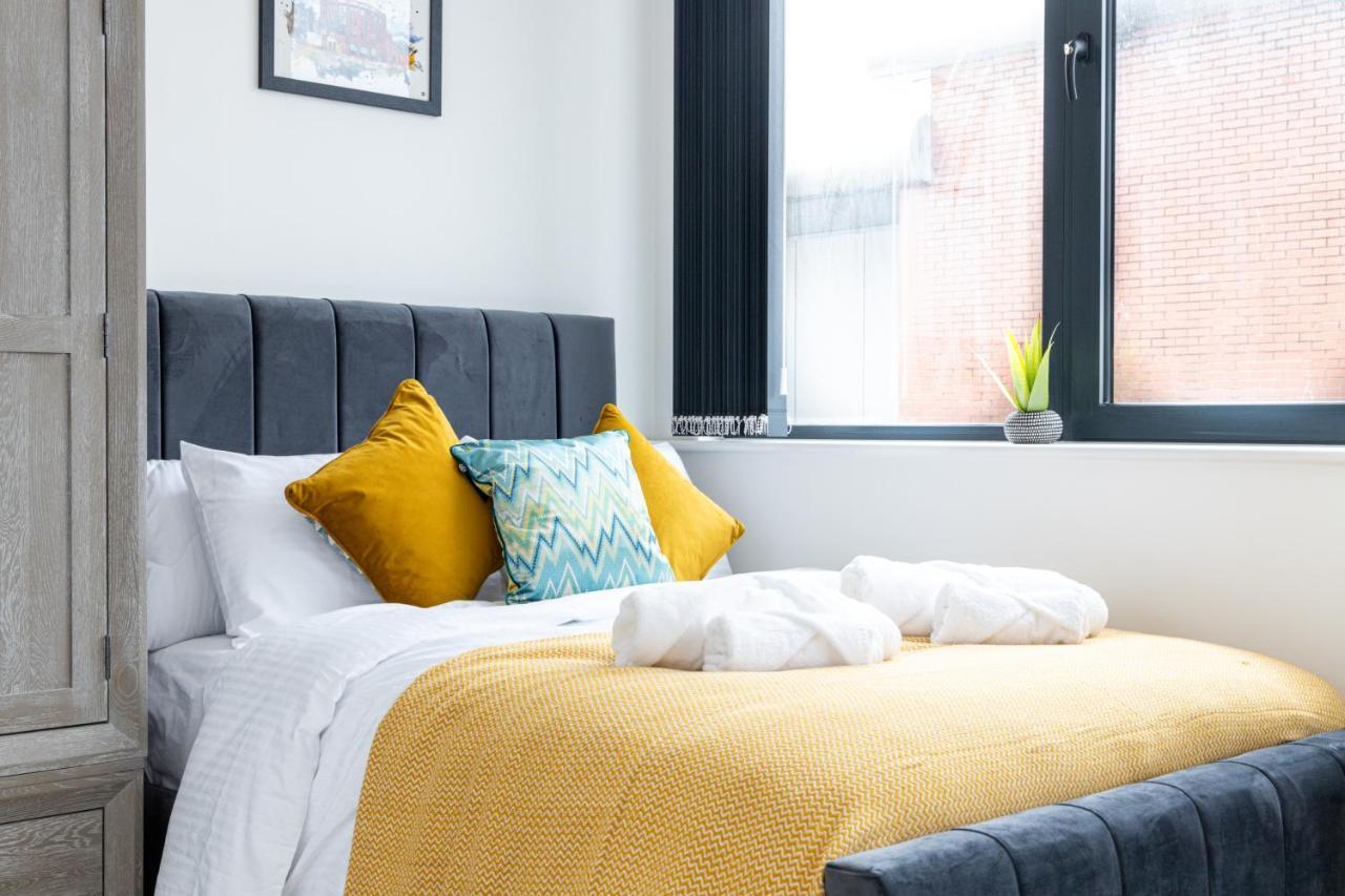 Bright Stylish In Old Trafford Apartment