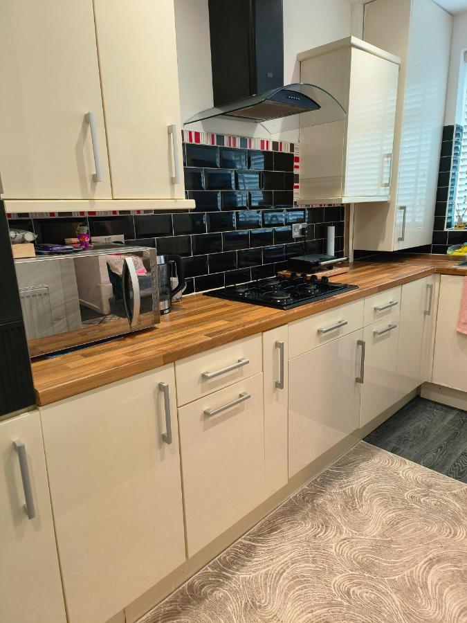 Modern Fully Furnished 3 Bedroom House Holiday home