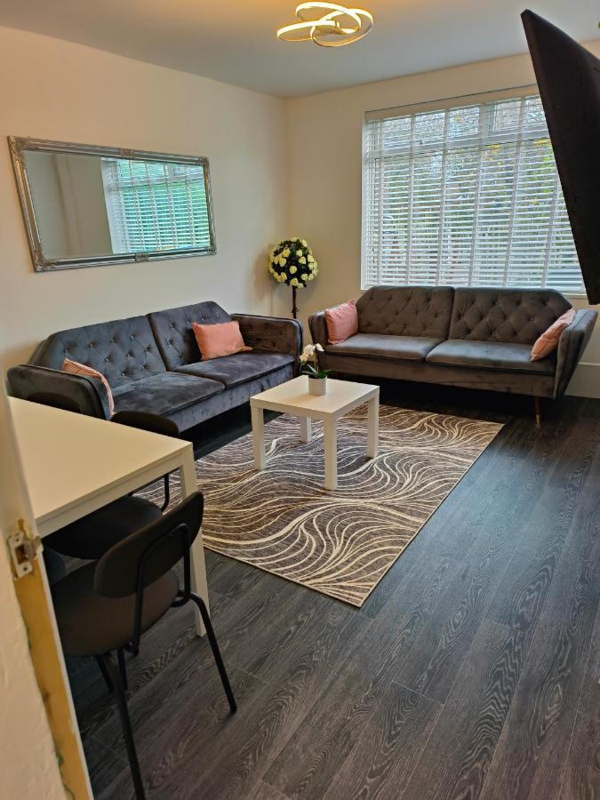 Holiday home Modern Fully Furnished 3 Bedroom House *