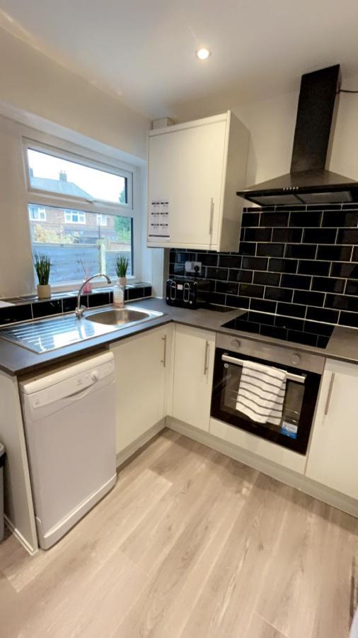 Elegant Ellesmere, Comfortable, Budget, Friendly * Manchester