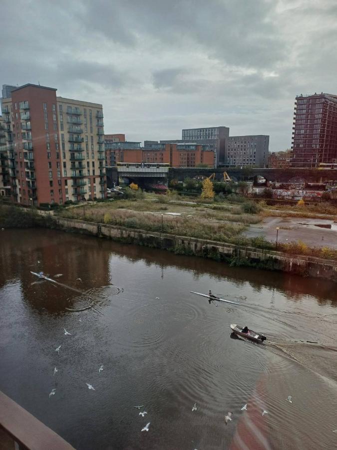 Balcony, Waterfront, En-suite, Roof Terrace, Yogo Exercise Studio, City Views Salford Manchester