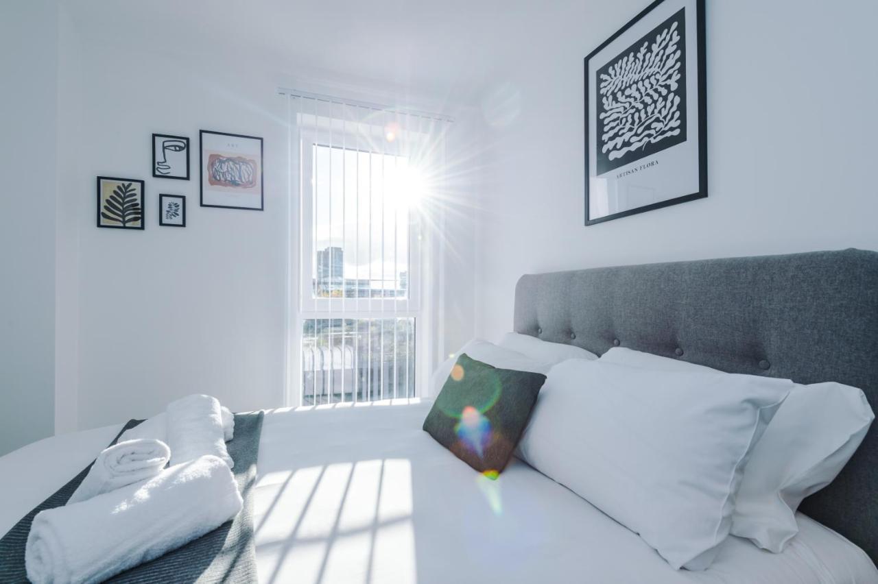 Hilltop Serviced - Salford Quays Manchester