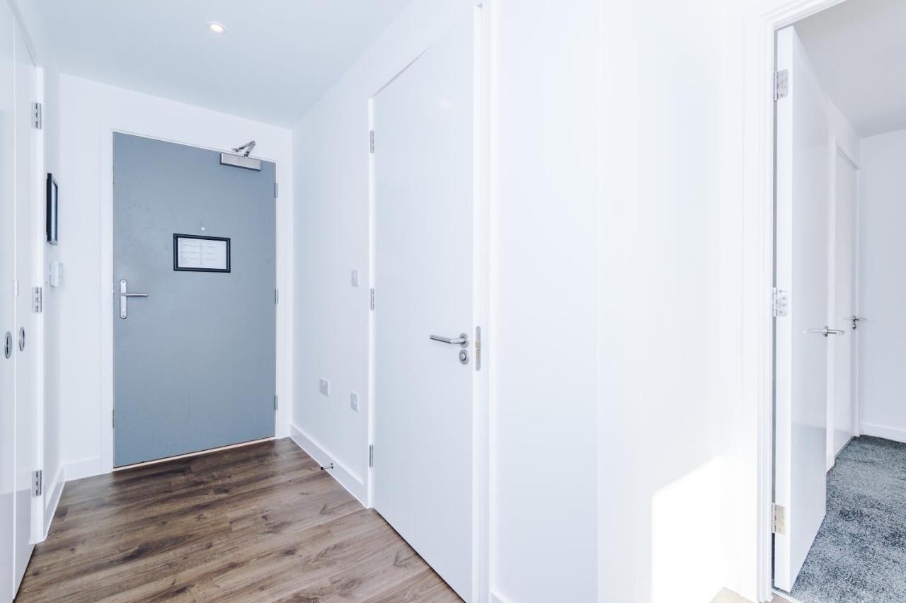 Hilltop Serviced - Salford Quays Apartment