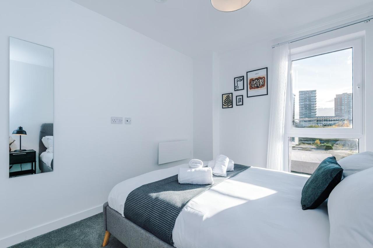Hilltop Serviced - Salford Quays Apartment *