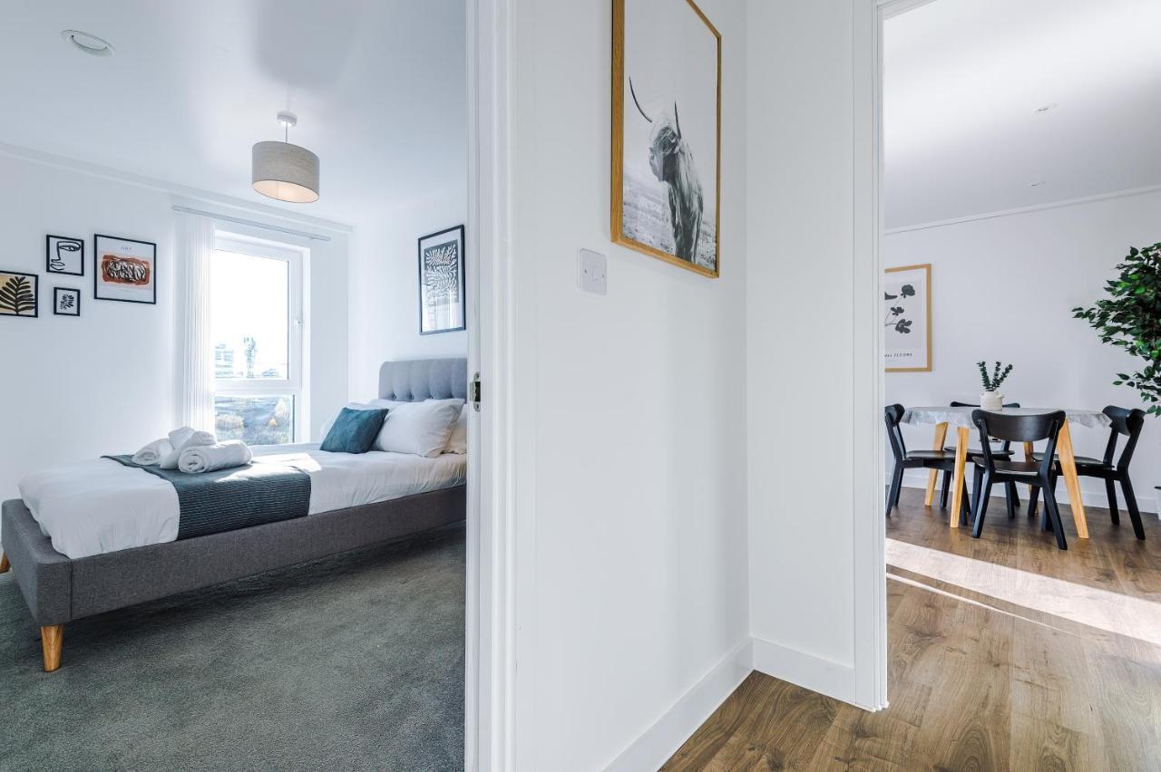 Hilltop Serviced - Salford Quays Apartment *