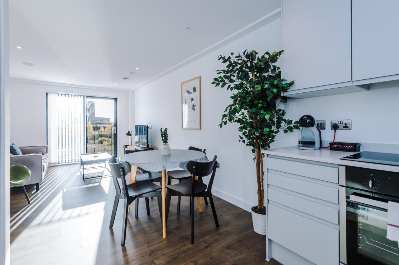 Hilltop Serviced - Salford Quays Manchester