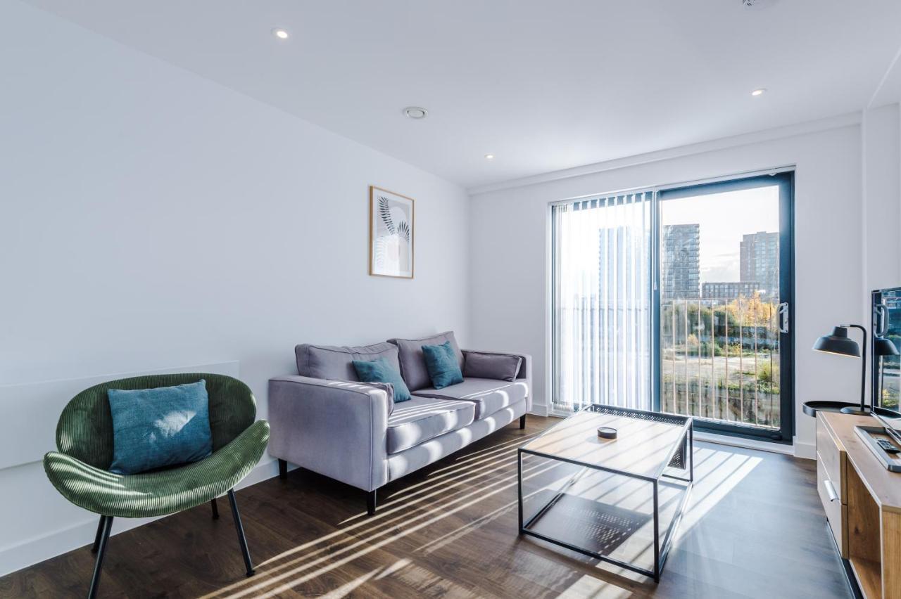 Hilltop Serviced - Salford Quays Apartment *