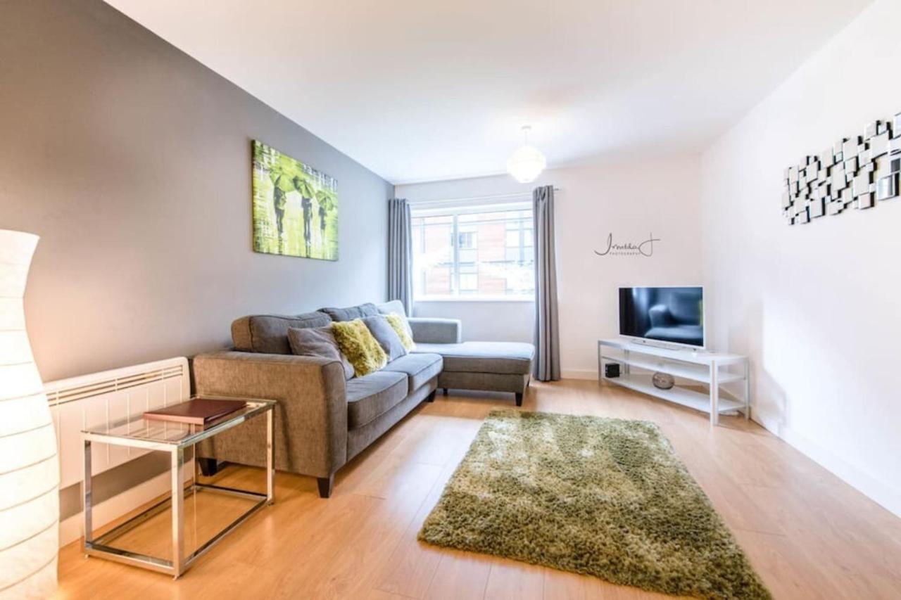 Modern 1kb 1db - Salford Quays Manchester