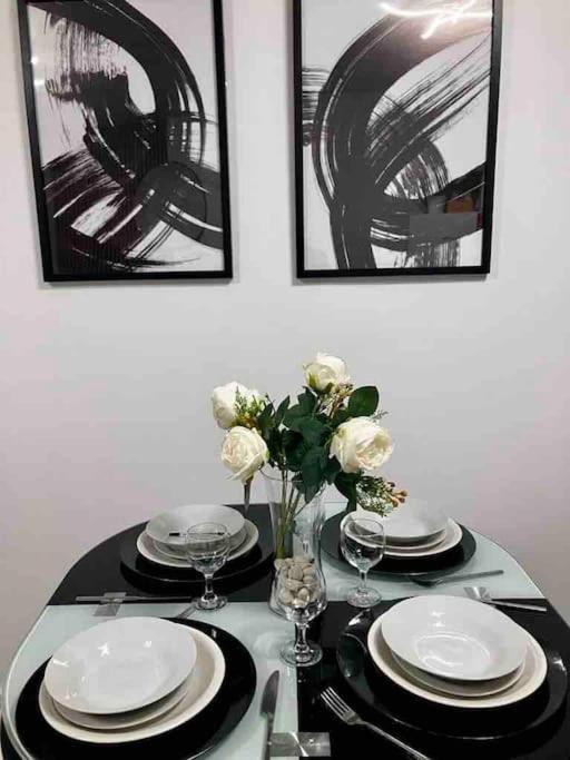Luxury - Opposite Etihad Stadium N Coop Live W Secure Parking * Manchester
