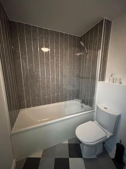 Luxury - Opposite Etihad Stadium N Coop Live W Secure Parking Apartment Manchester