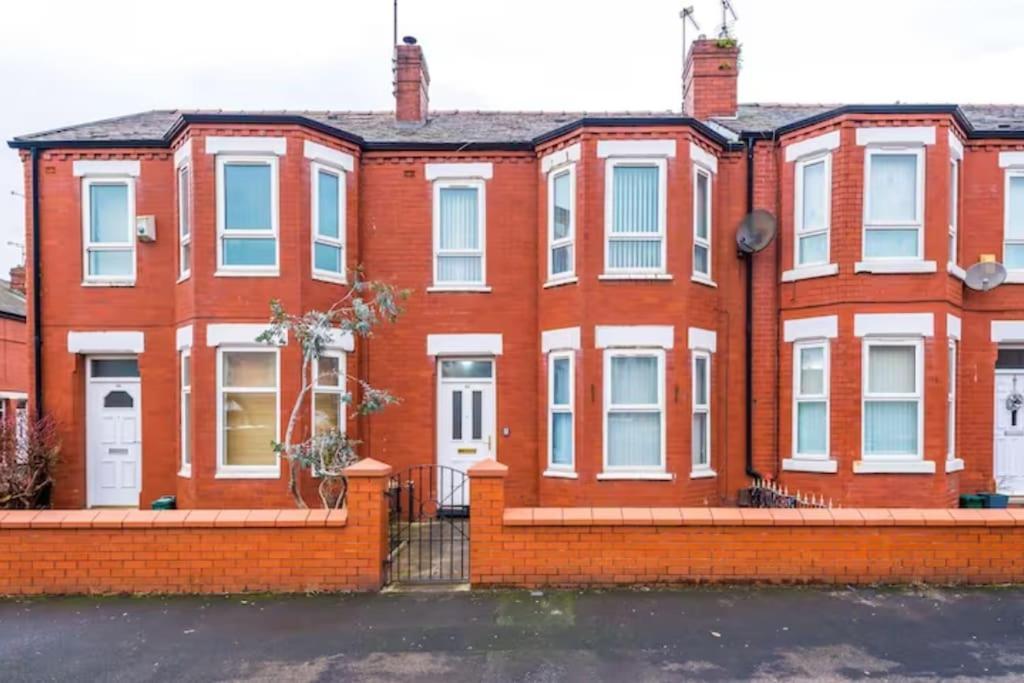 Spacious 4-bed House *