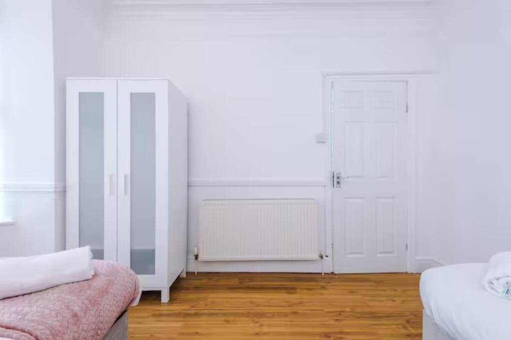 Spacious 4-bed House Holiday home *