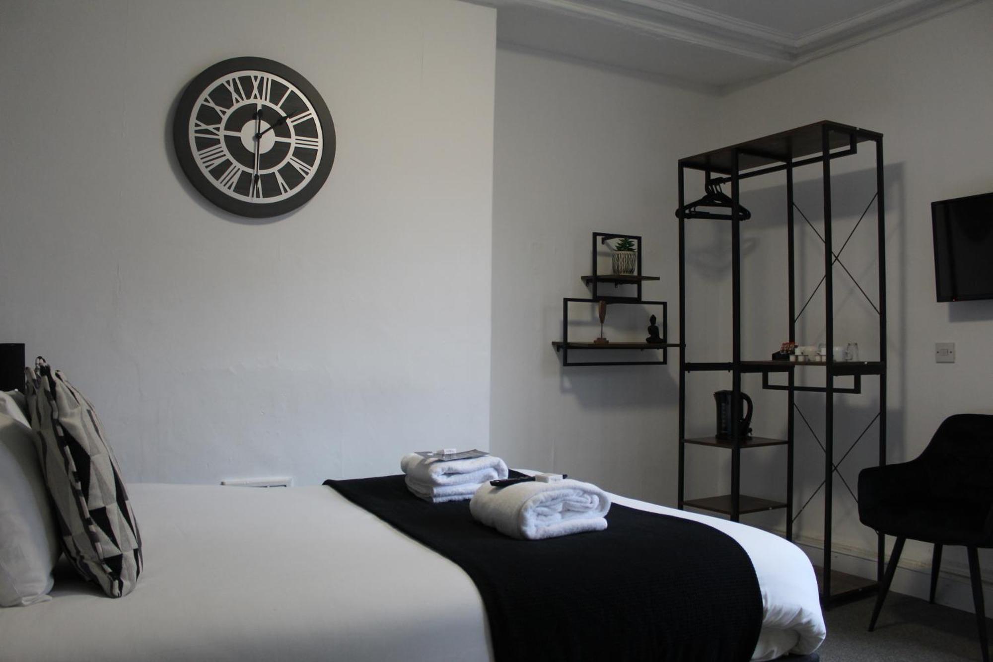 Mitre Centre Hotel