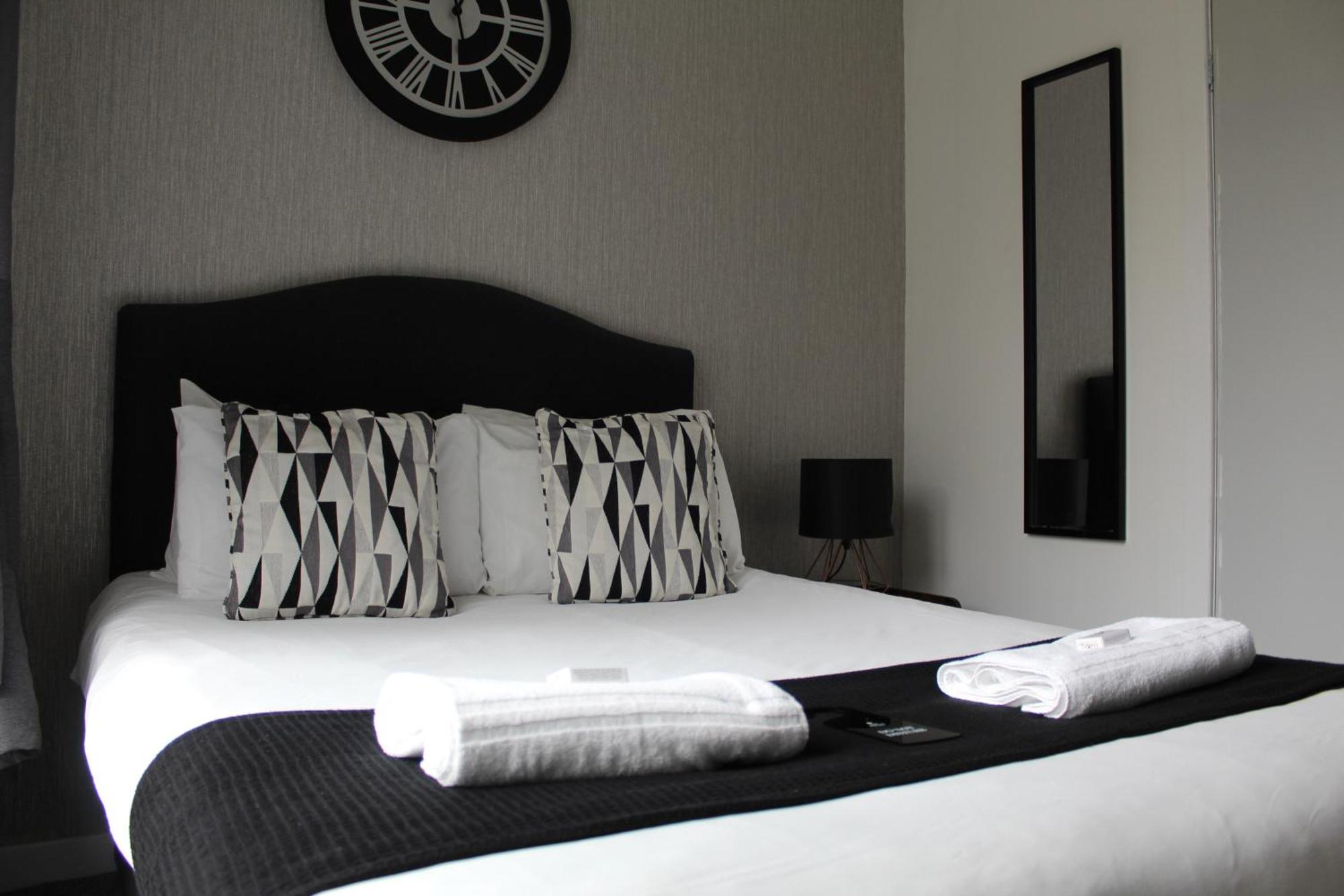 Mitre Centre Hotel