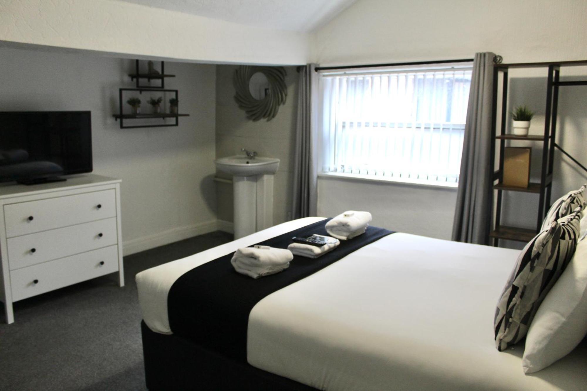 Mitre Centre Hotel 3*
