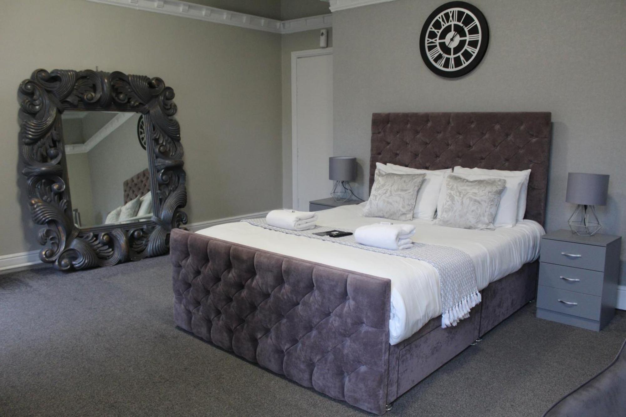 Mitre Centre Hotel
